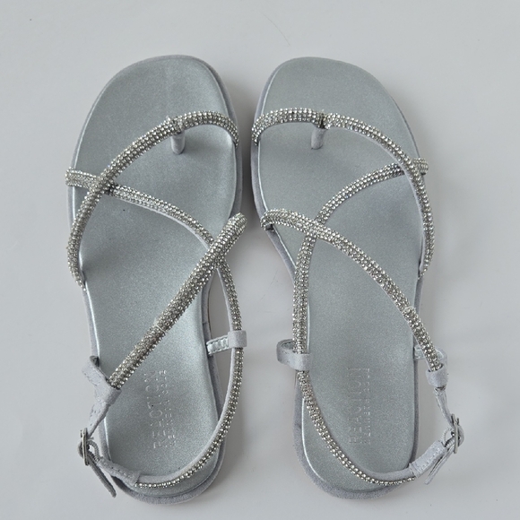 Kenneth Cole Reaction Silver Wave Rhinestone Sandal - Size 8 m - New - Picture 1 of 8